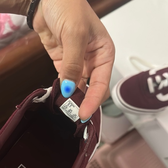 Vans - Picture 5 of 5